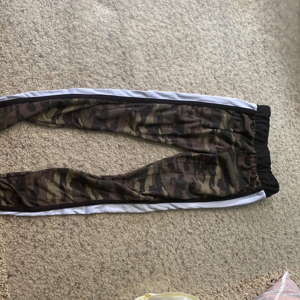 Leggings, Joggers.